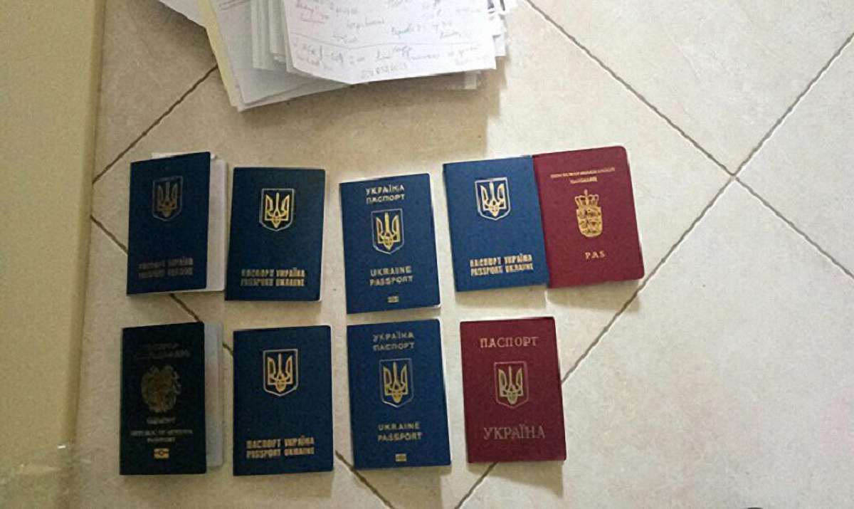Українська поліція викрила схему візового шахрайства для виїзду у США