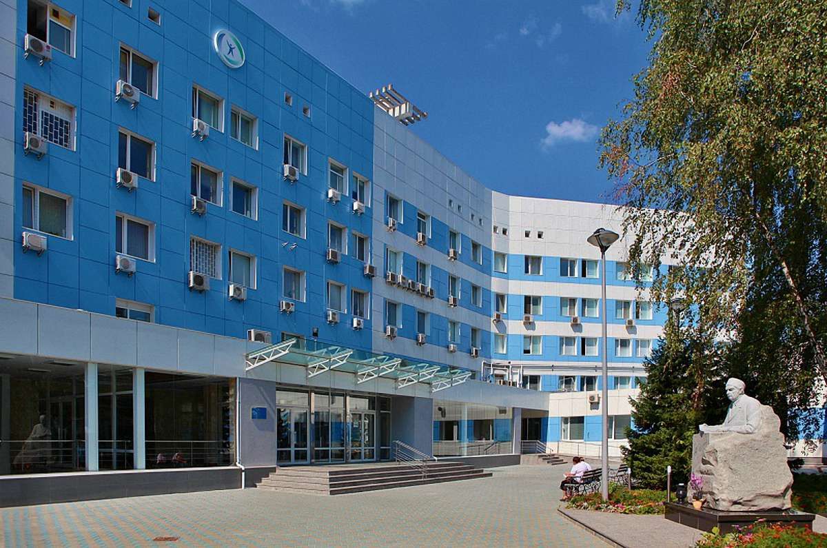 Уряд змінює систему фінансування надання меддопомоги у клініках Академії медичних наук