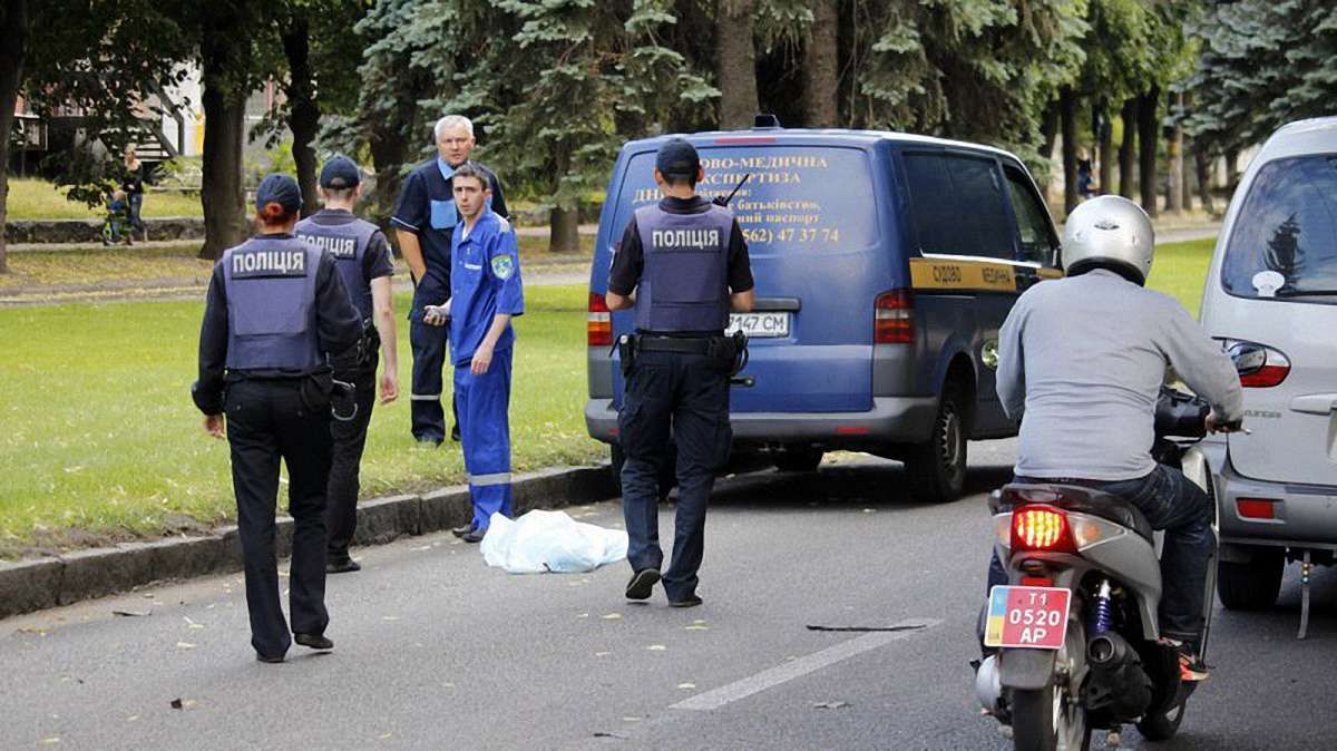 У Дніпрі позашляховик насмерть збив 9-річну дівчинку, її 13-річна сестра в лікарні