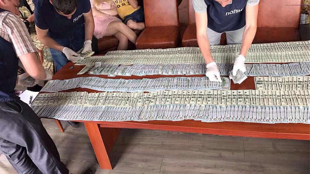 На Волині правоохоронці вилучили «чорну касу» митників