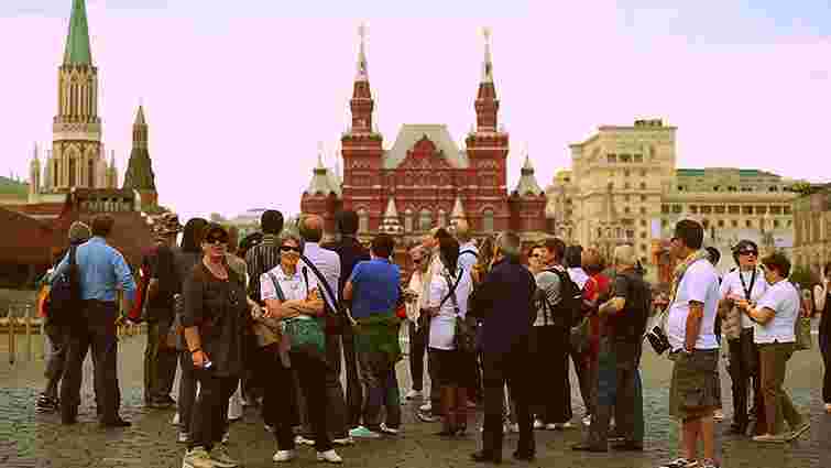 Росія ввела виїзні візи для іноземців з дозволом на тимчасове проживання у РФ