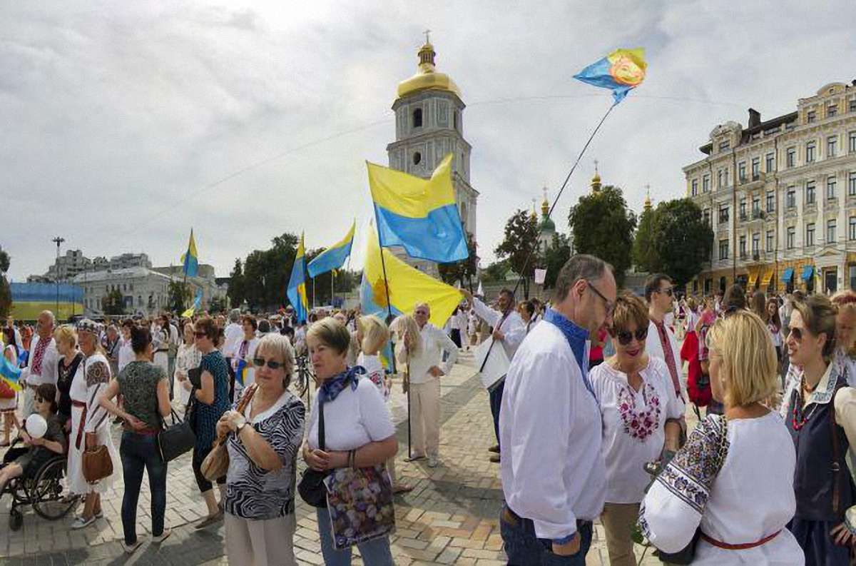 Понад 90% українських громадян вважають себе українцями за національністю, - соцопитування