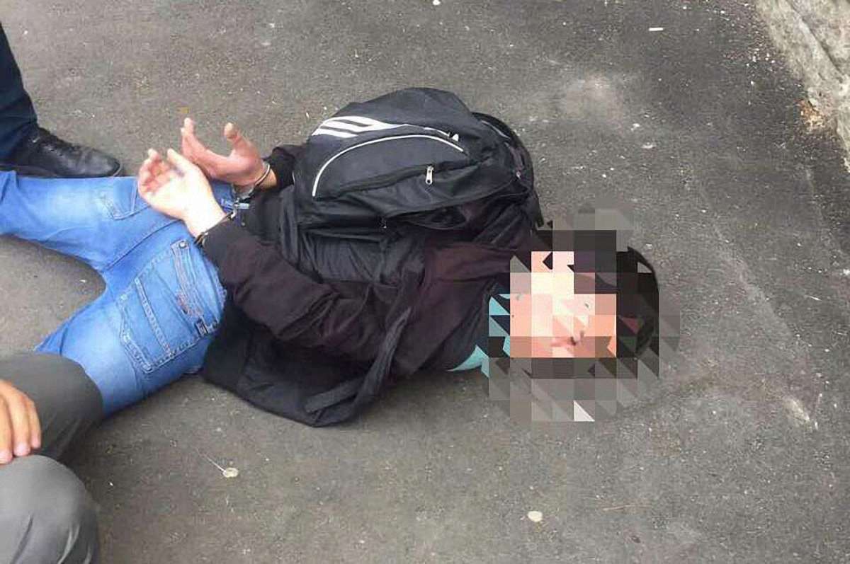 В Одесі затримали озброєного грабіжника, який грабував фінансові заклади