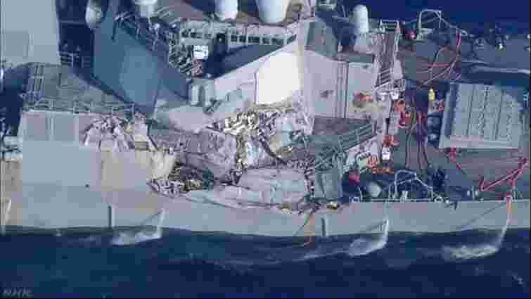 Зниклих моряків з есмінця США знайшли мертвими у підтопленій частині корабля