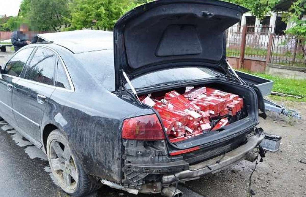 У Румунії поліція гонилася за Audi з контрабандними закарпатськими сигаретами