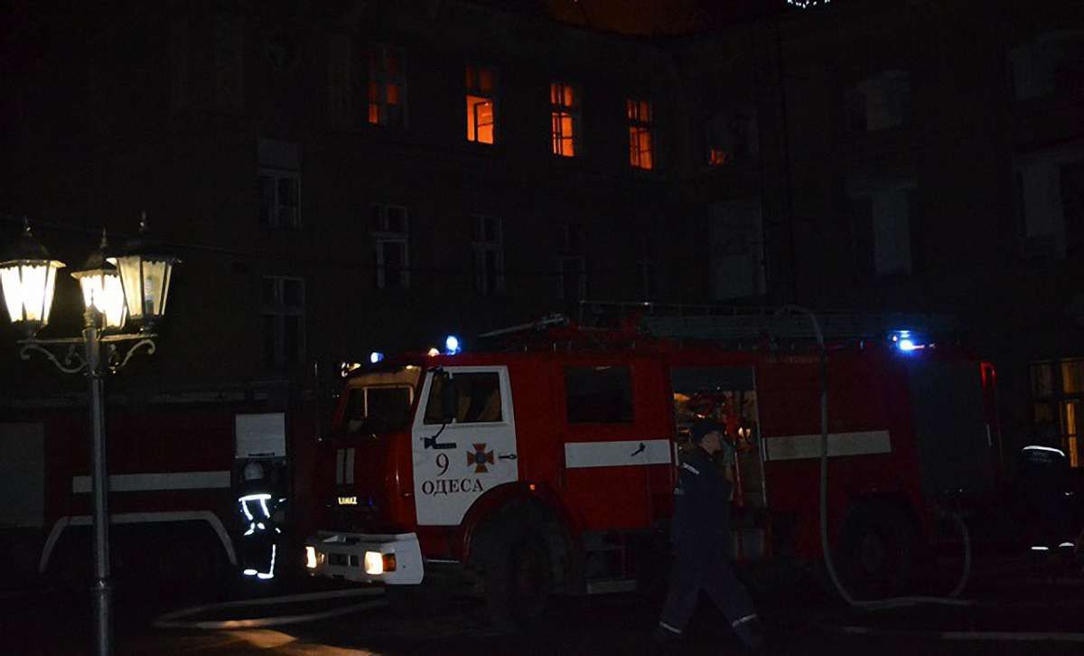 В Одесі горіла будівля майбутнього штабу Військово-морських сил