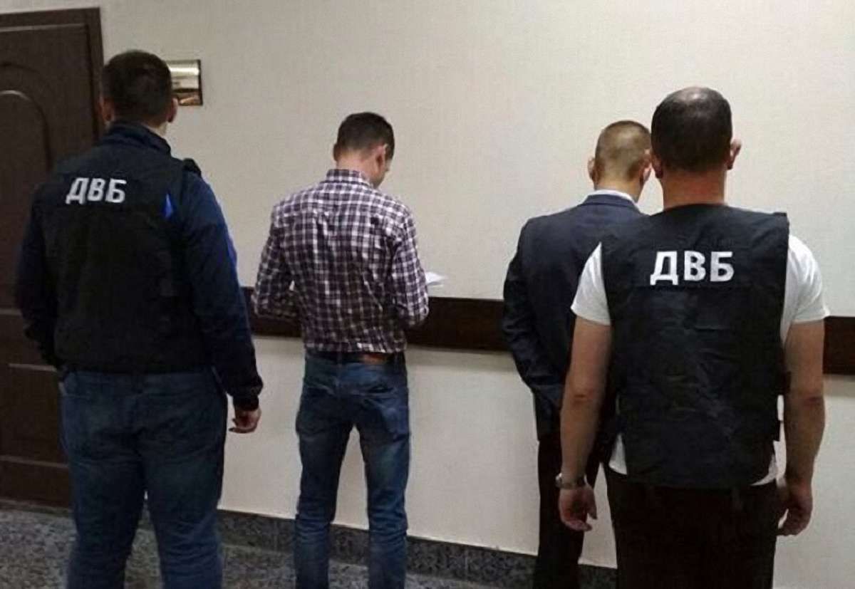 У Вінниці поліцейський продавав наркотики задля покращення показників затримань