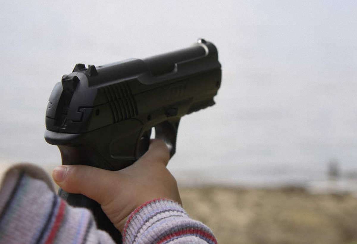 У Білій Церкві школяр вистрелив в голову товаришу з пістолета свого батька