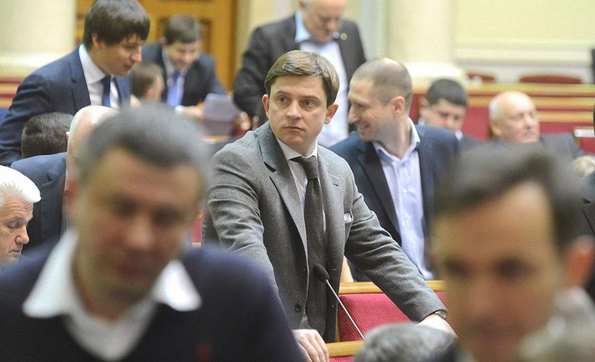 Антикорупційна прокуратура просить зняти недоторканість з нардепа Олеся Довгого