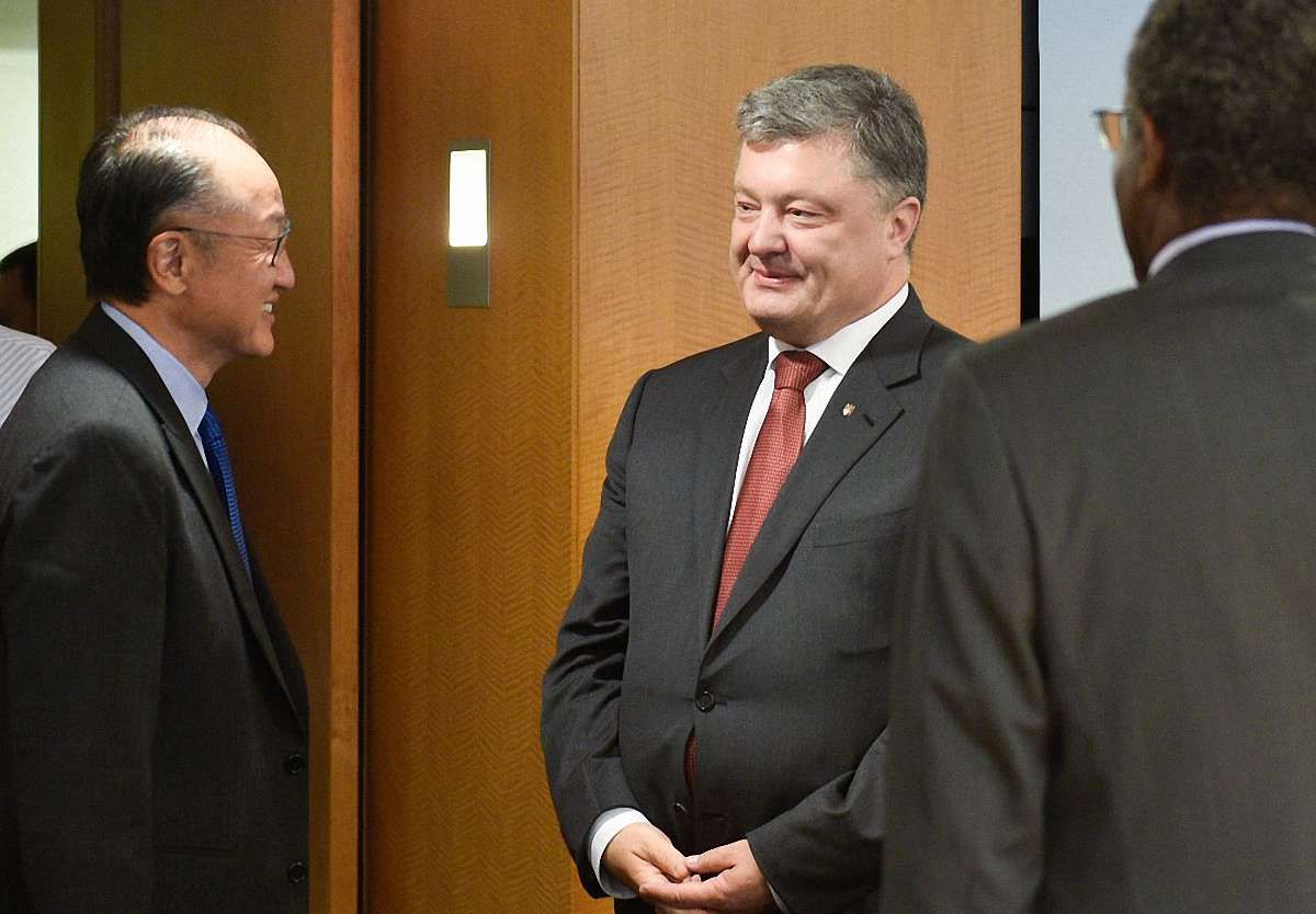Порошенко і президент СБ обговорили залучення іноземних інвестицій в економіку України