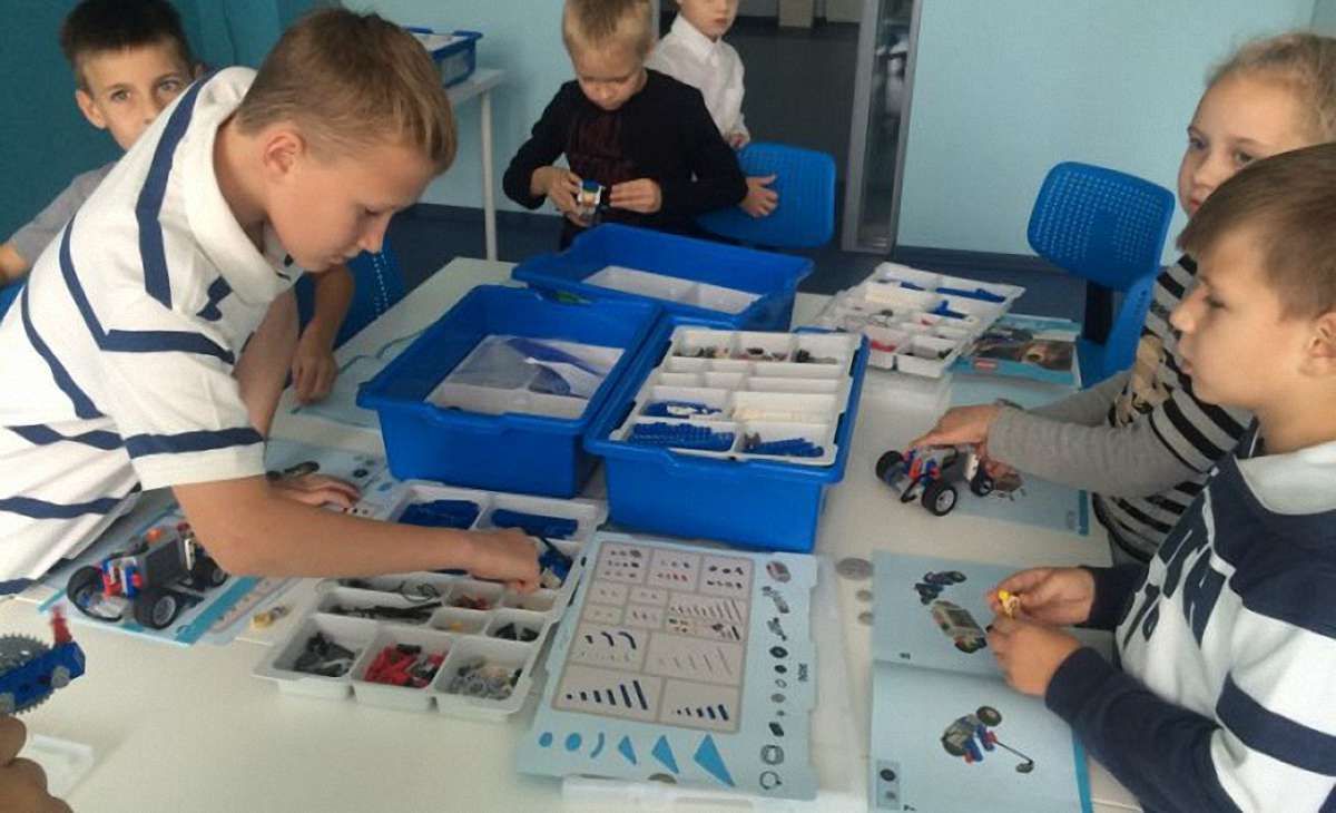Міносвіти хоче запровадити в школах методики LEGO і факультатив робототехніки
