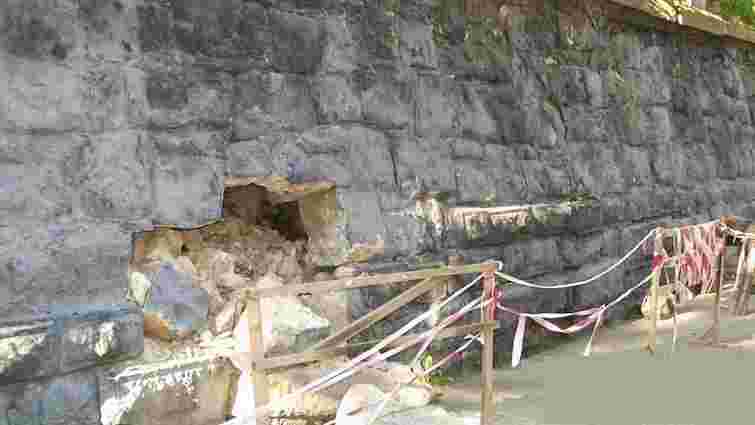Аварійну підпірну стіну храму Івана Золотоустого у Львові відновлять за ₴1,5 млн