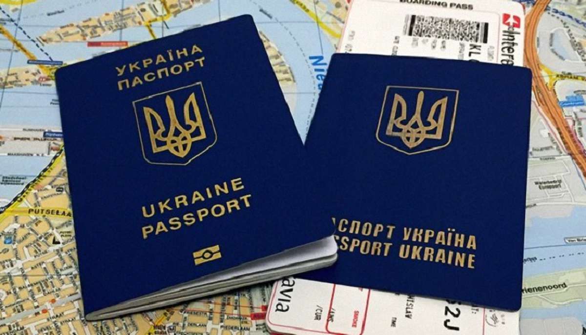 Майже половина українців не планують оформлювати біометричні паспорти, – опитування