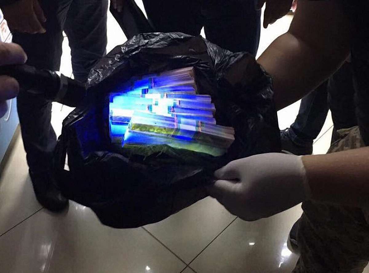 На хабарі у ₴1,2 млн затримали голову управління Держгеокадастру на Луганщині