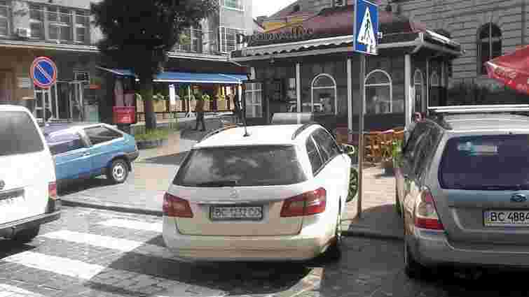 За півроку у Львові поліція склала 2,7 тис. протоколів за неправильне паркування