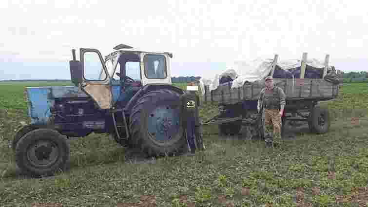 Контрабандисти з Сумщини намагалися доправити до РФ кілька тонн м’яса на тракторі 