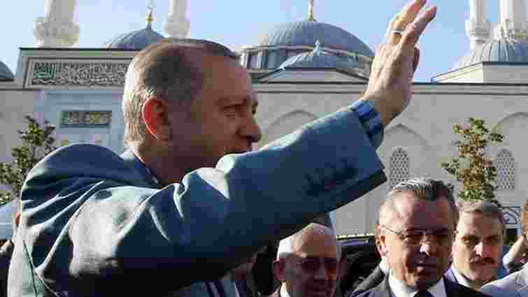 Президент Туреччини знепритомнів під час молитви в мечеті
