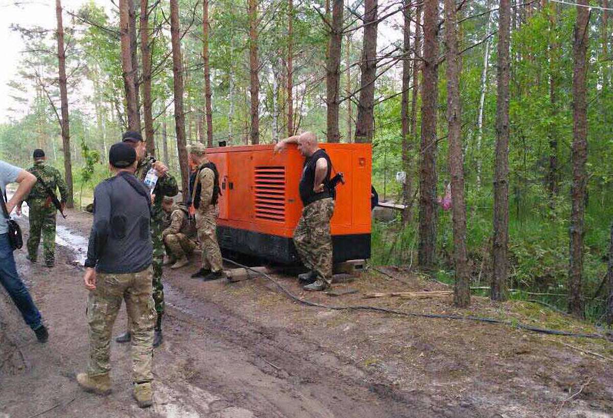 На Житомирщині поліція затримала двох бурштинокопачів з Львівщини