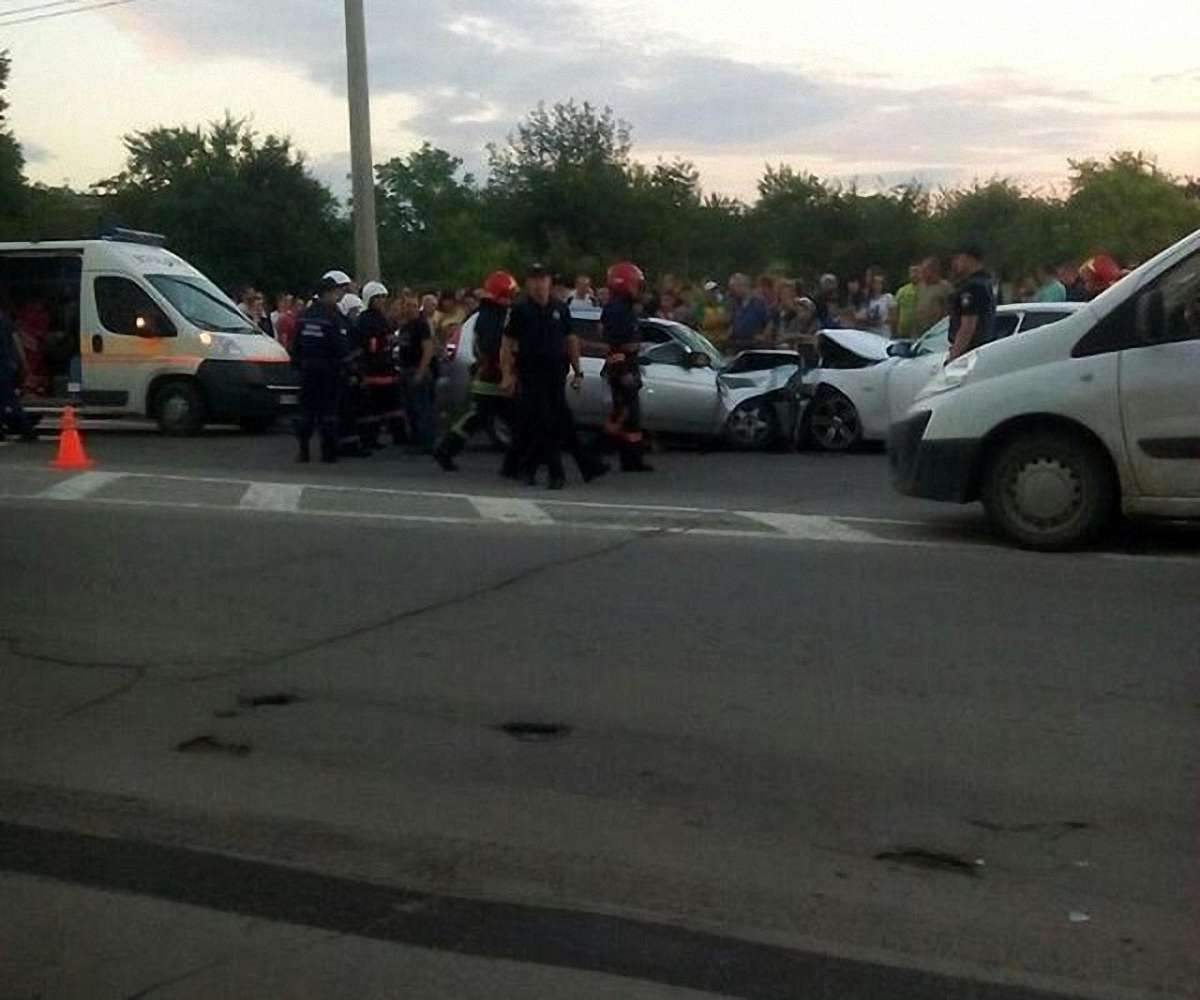 П’яний поліцейський за кермом протаранив BMW в Івано-Франківську