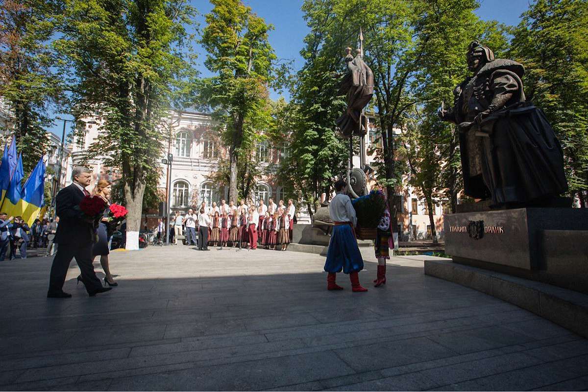 Президент закликав ВРУ закріпити зняття недоторканності народних депутатів у Конституції