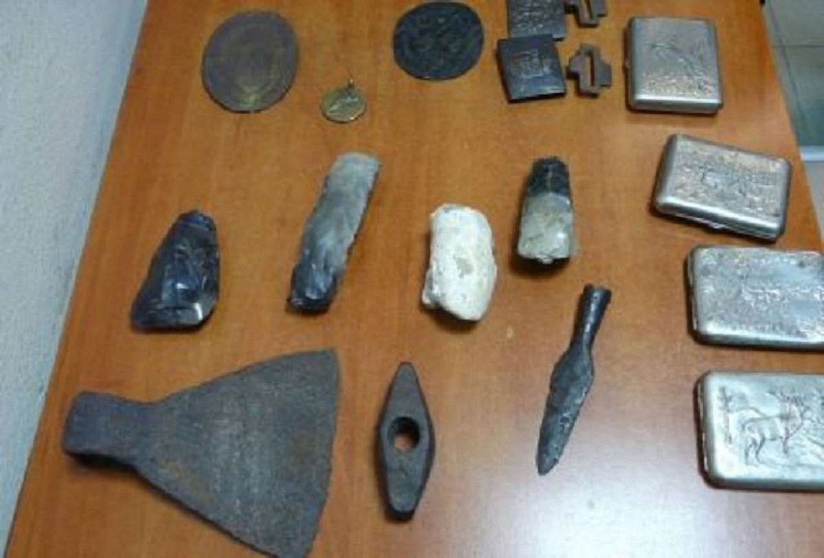 Мешканець Львівщини вивіз до Польщі предмети археології віком 6 тис. років