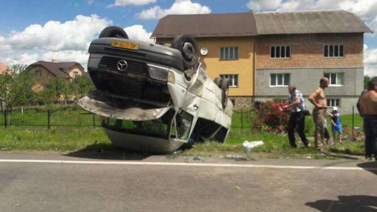 На Стрийщині у ДТП постраждали 4 пасажирів рейсового автобуса