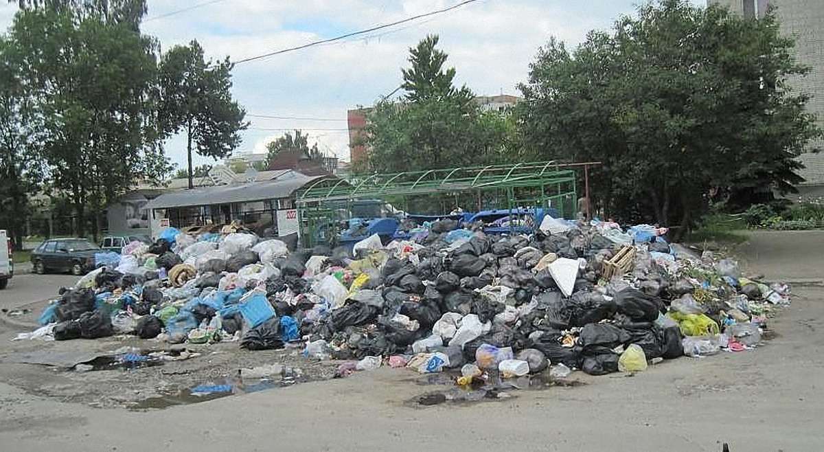Із 265 переповнених сміттям майданчиків майже половина розташовані на Сихові
