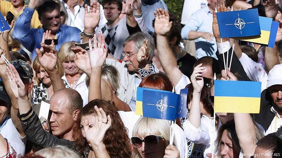 В Україні збільшилась кількість прихильників вступу до HATO