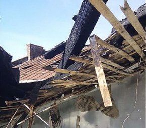 На відновлення згорілого даху у будинку на вул. Крехівській виділили майже ₴500 тис.