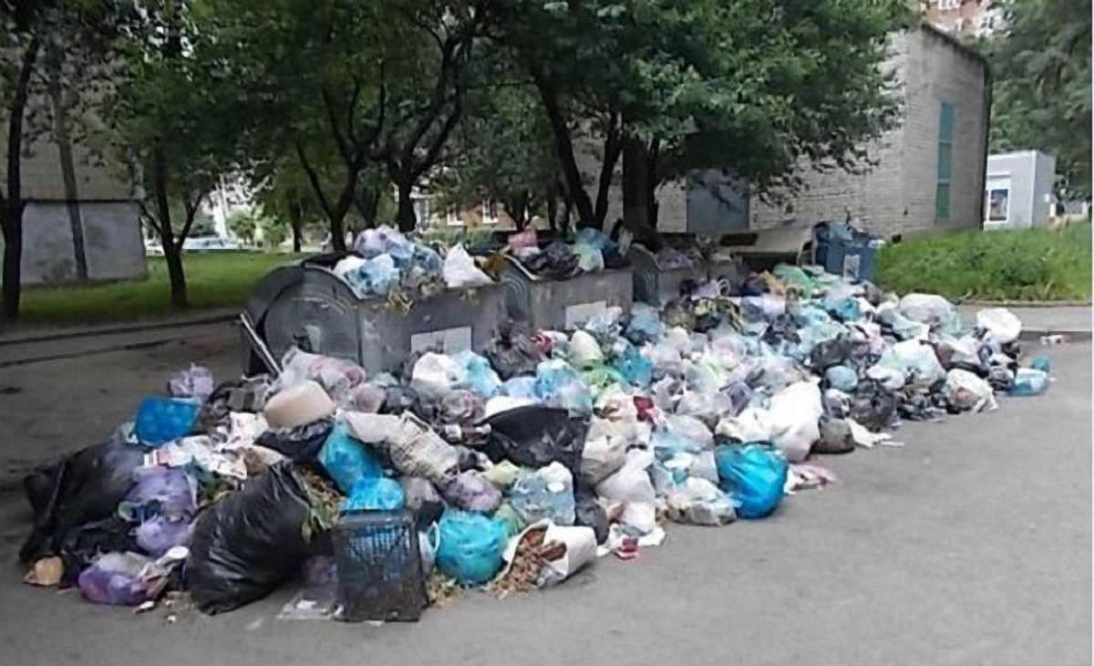 У Львові 282 сміттєві майданчики переповнені