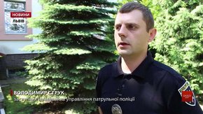 Машина патрульної поліції збила жінку на переході у центрі Львова