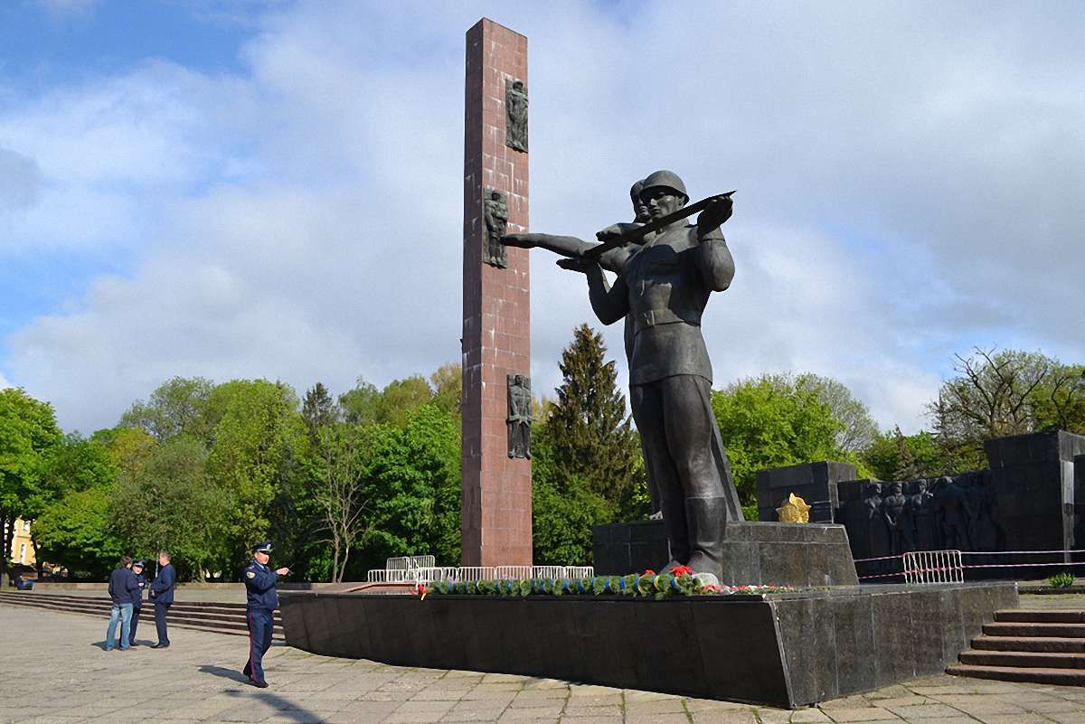 Науковці «Львівської політехніки» перевірять, чи Монумент Слави справді є аварійним