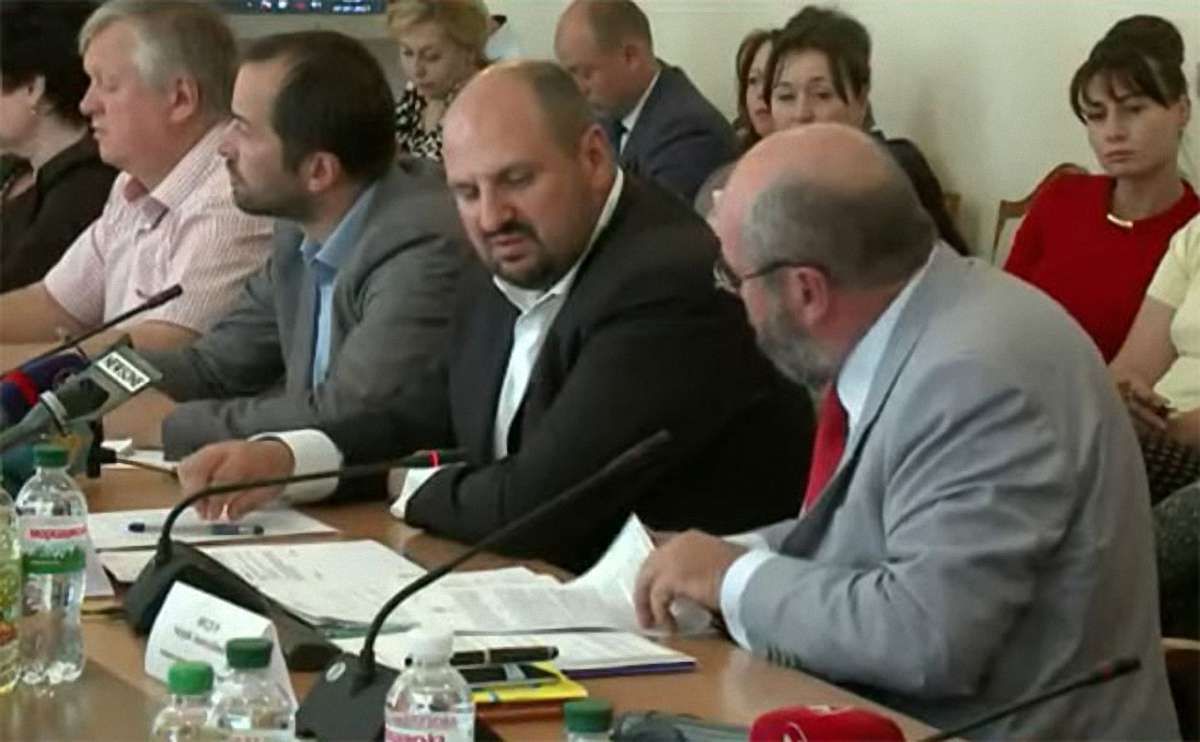 У Регламентному комітеті ВРУ показали фільм про масштабну корупцію Борислава Розенблата