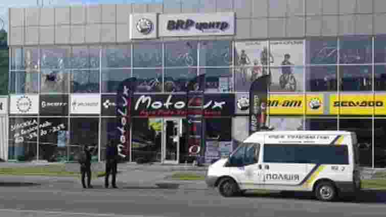 У Мукачеві магазин обстріляли з гранатомета