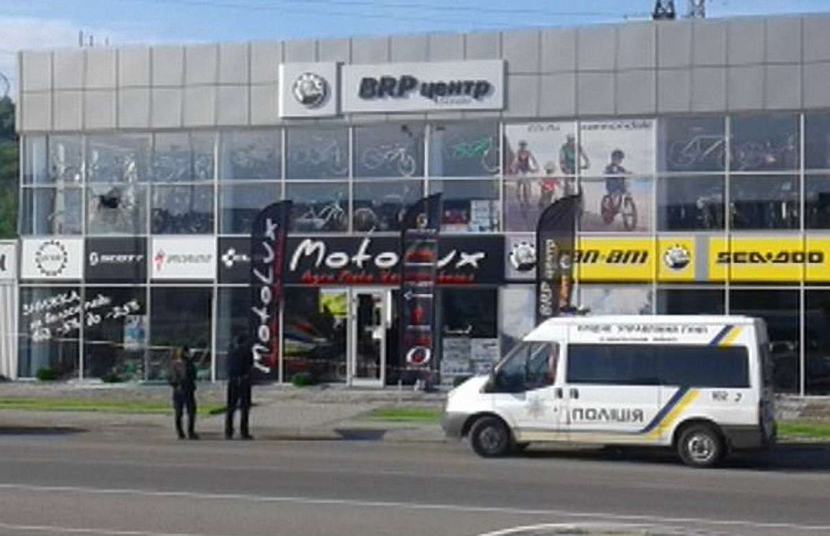 У Мукачеві магазин обстріляли з гранатомета