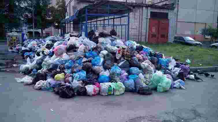 У Львові залишаються переповненими 244 сміттєві майданчики житлового фонду