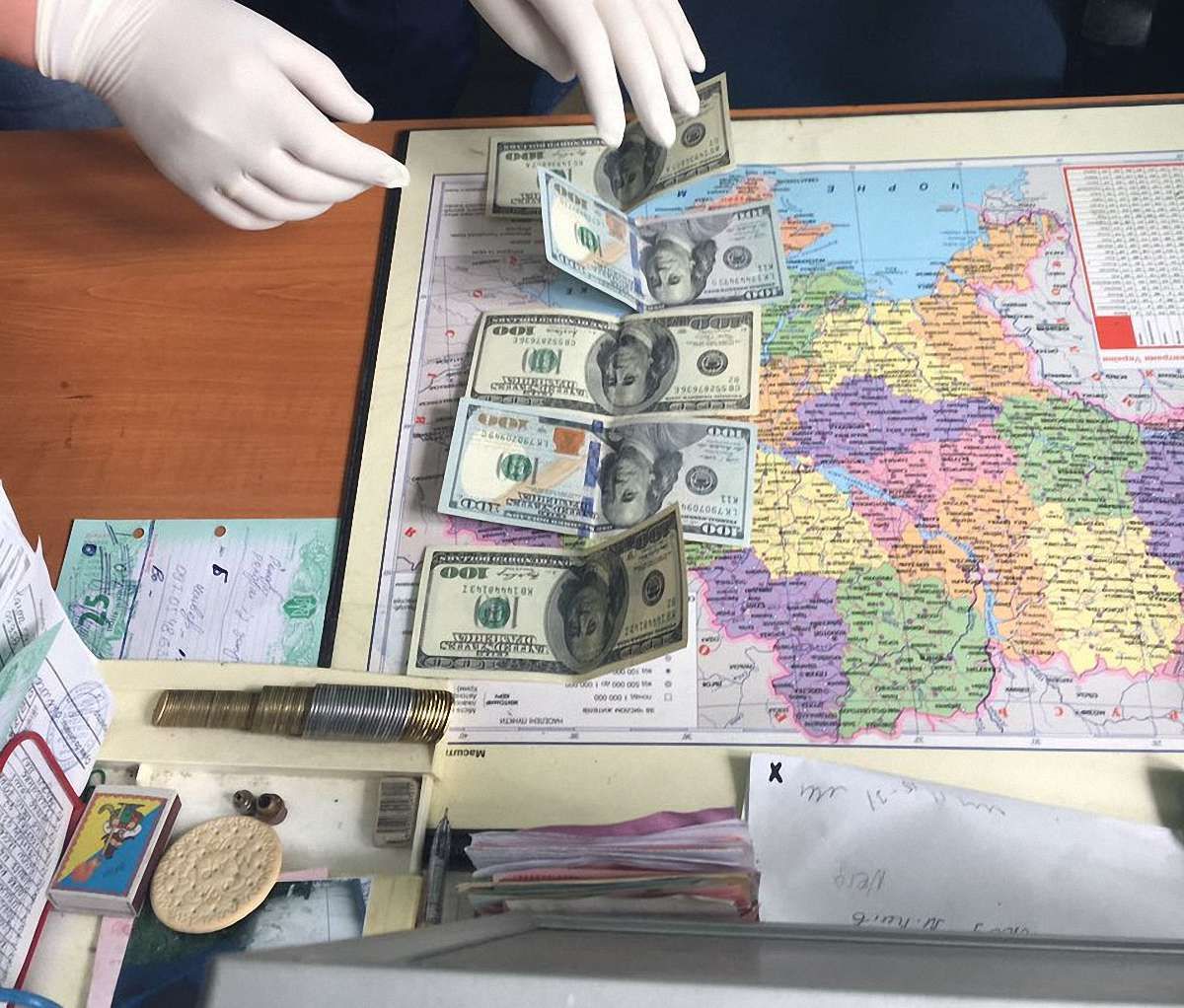 За працевлаштування підлеглого начальник частини ДСНС на Львівщині вимагав $500 хабара