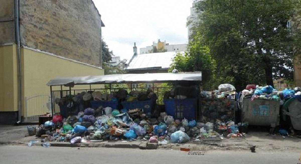 У Львові переповненими є 127 сміттєвих майданчиків
