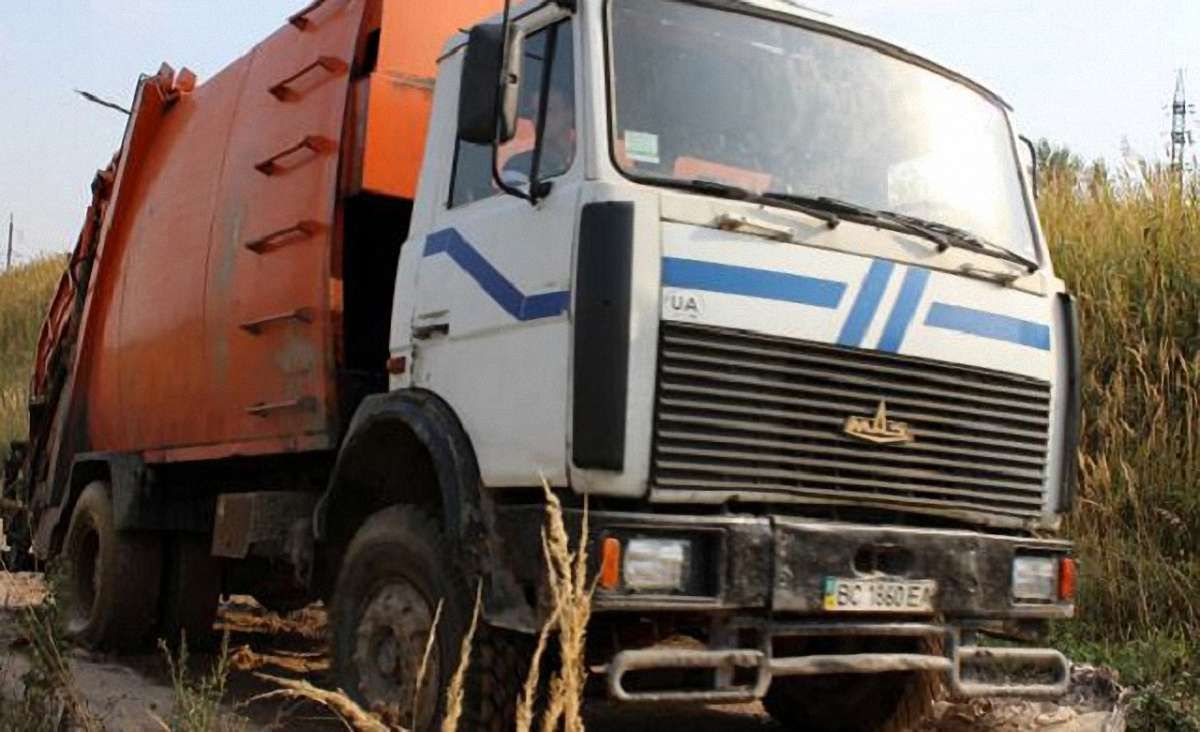 ЛОДА заявила про початок вивезення сміття із перевантажувальних станцій