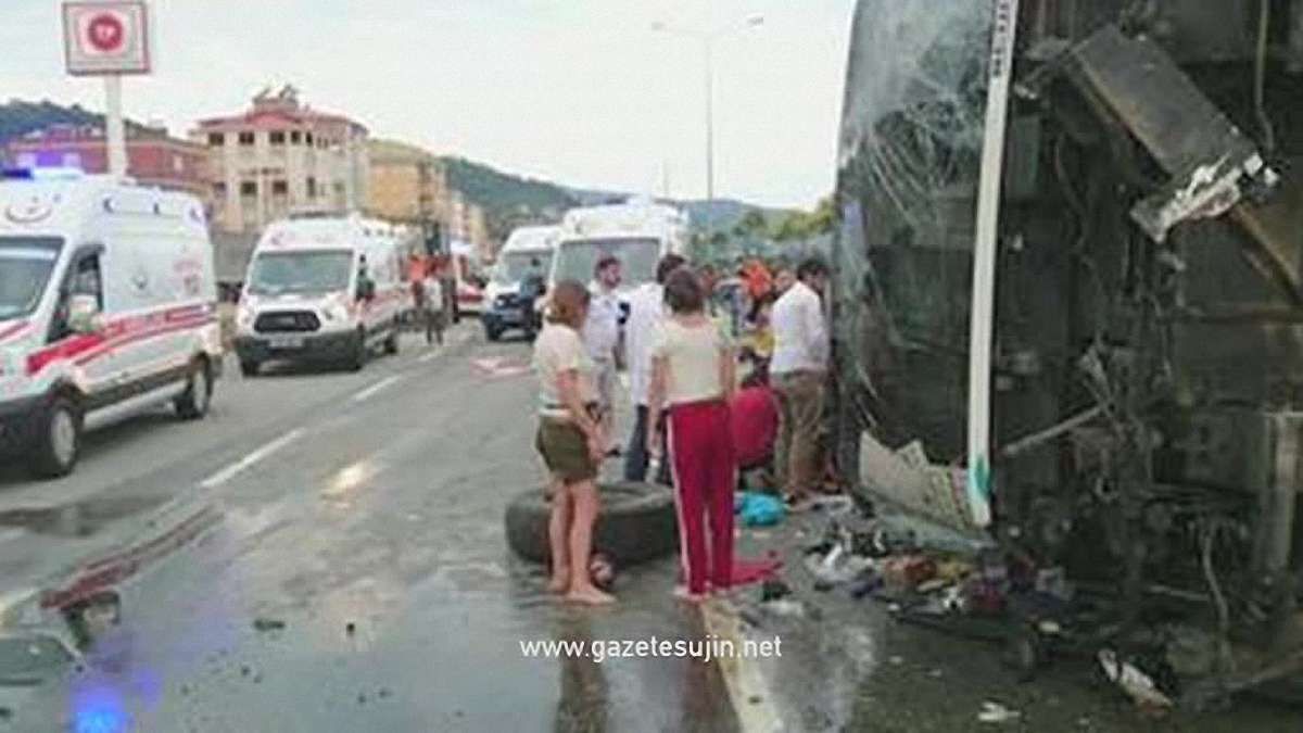 У Туреччині перекинувся автобус з дитячим ансамблем з Грузії