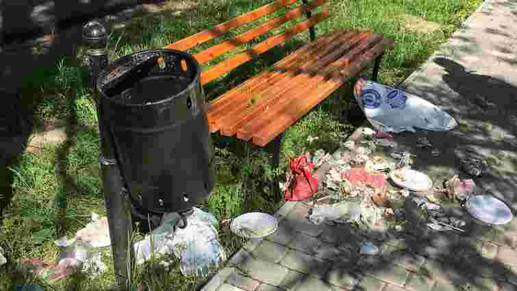 Депутати БПП запропонували штрафувати українців за викидання сміття поза урнами