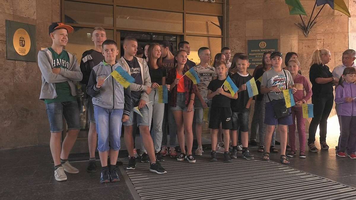 Зі Львова на відпочинок до Угорщини відправили 20 дітей учасників АТО