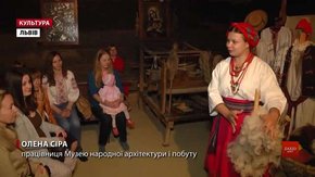 У давньому українському селі серед ночі влаштували інтерактивні «Обрядові забави на Петра»