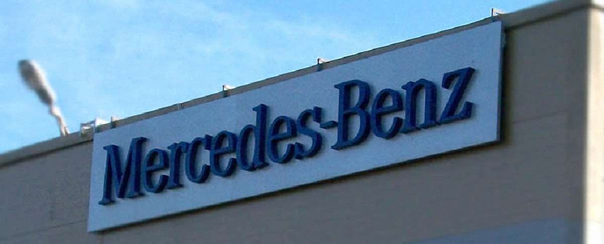 Mercedes відкликає 3 млн авто через проблеми із двигунами