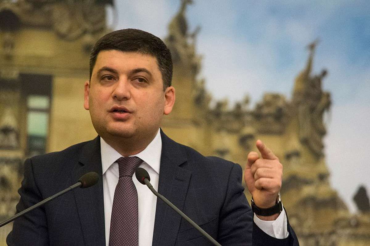 Україна щорічно витрачає понад ₴100 млрд на обслуговування зовнішнього боргу, – Гройсман