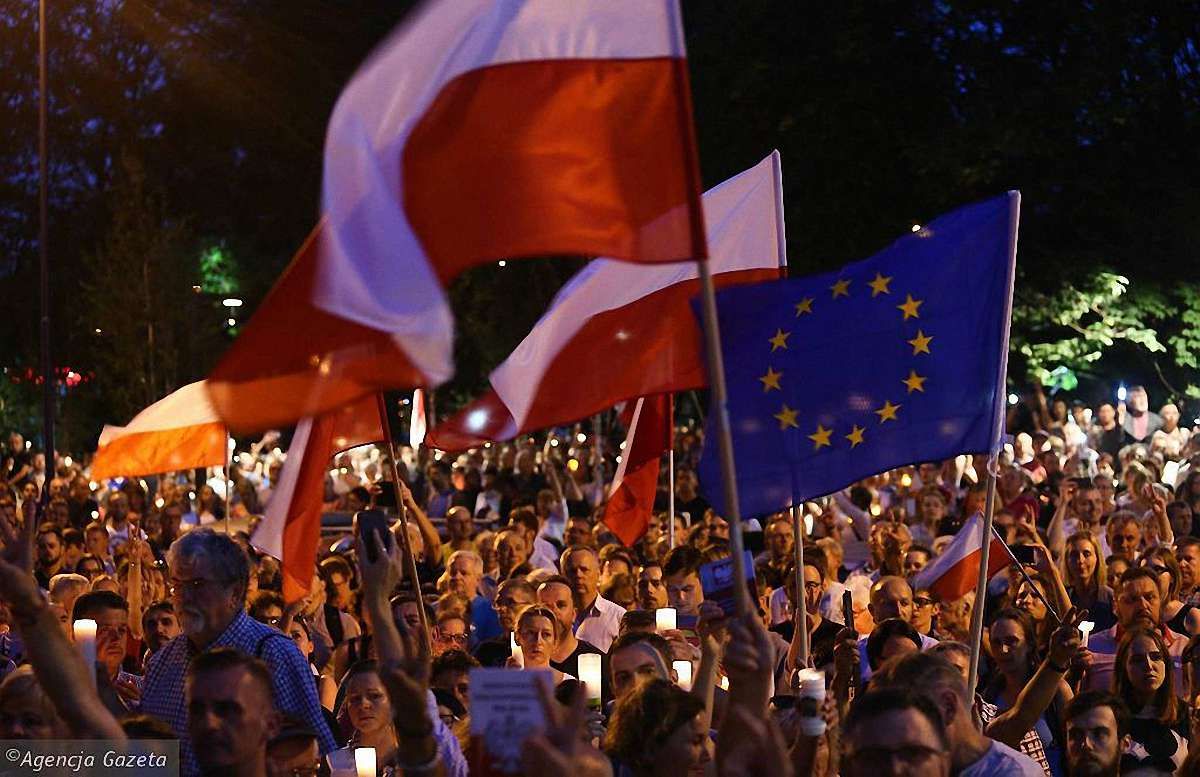 Тисячі поляків протестують проти судової реформи