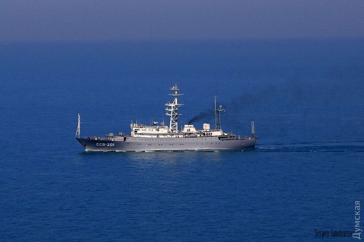 За морськими навчаннями «Сі Бриз 2017» шпигує корабель-розвідник РФ