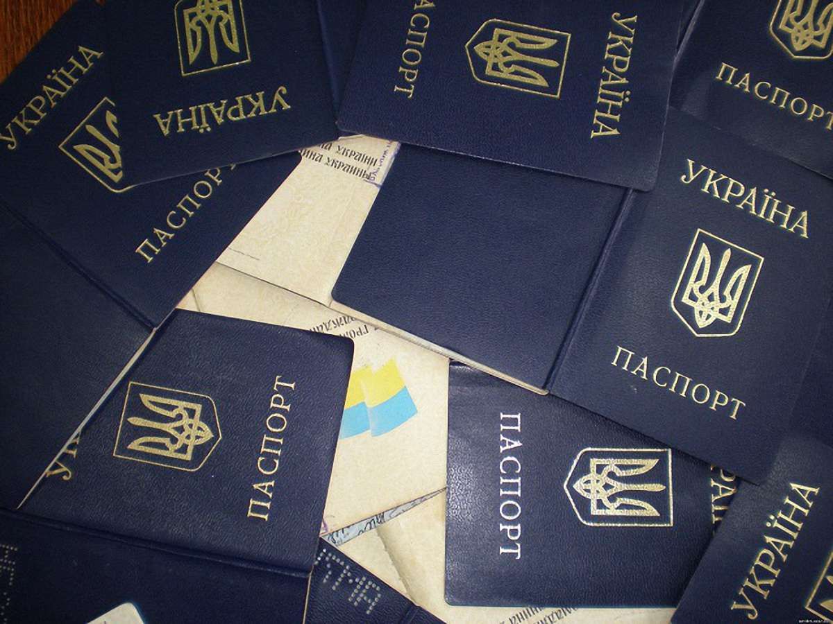 Від початку року Петро Порошенко надав українське громадянство 55 росіянам