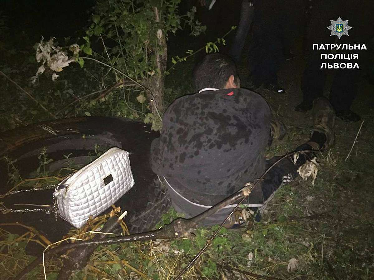 У Львові 16-річний закарпатець обікрав квартиру, поки хазяйка переодягалася