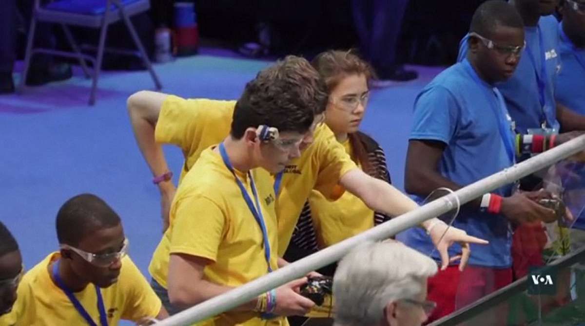 Українці увійшли до топ-20 всесвітньої олімпіади з робототехніки
